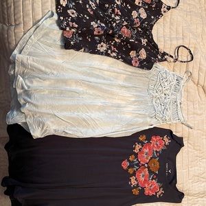 WOMEN’S AMERICAN EAGLE SHIRTS BUNDLE